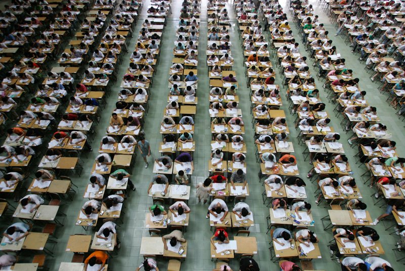 students_at_exam_room_gaokao.jpg